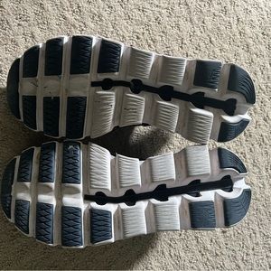 ON Cloudswift running shoes womens 8.5